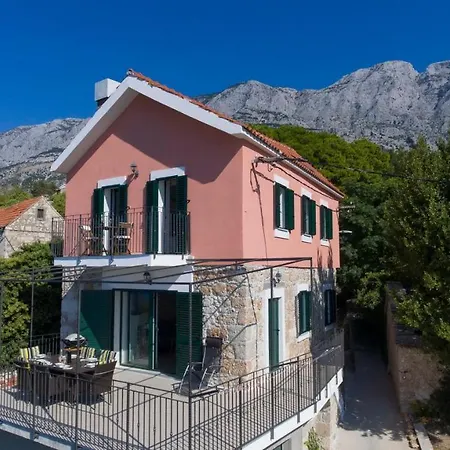 Anna Postup Villa