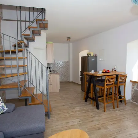 Anna Postup וילה טוצפי